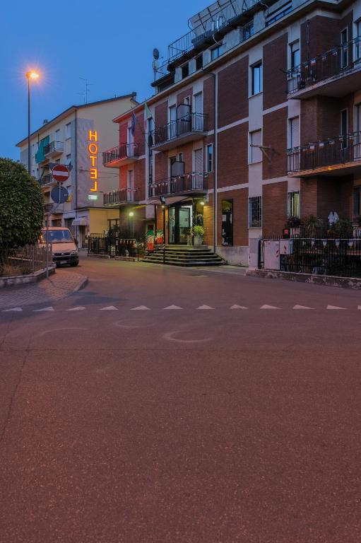Vip Hotel Piacenza Zewnętrze zdjęcie