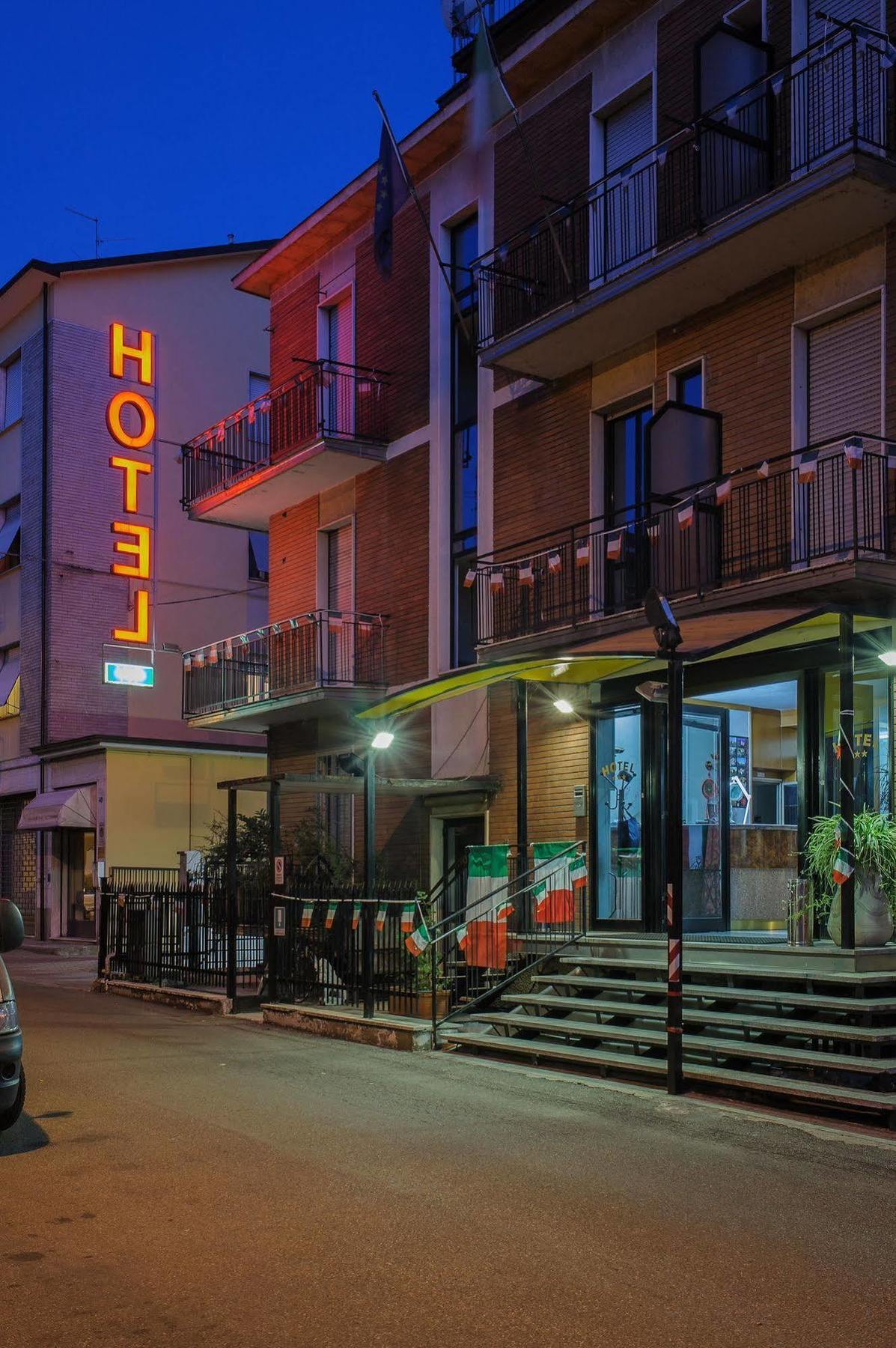 Vip Hotel Piacenza Zewnętrze zdjęcie