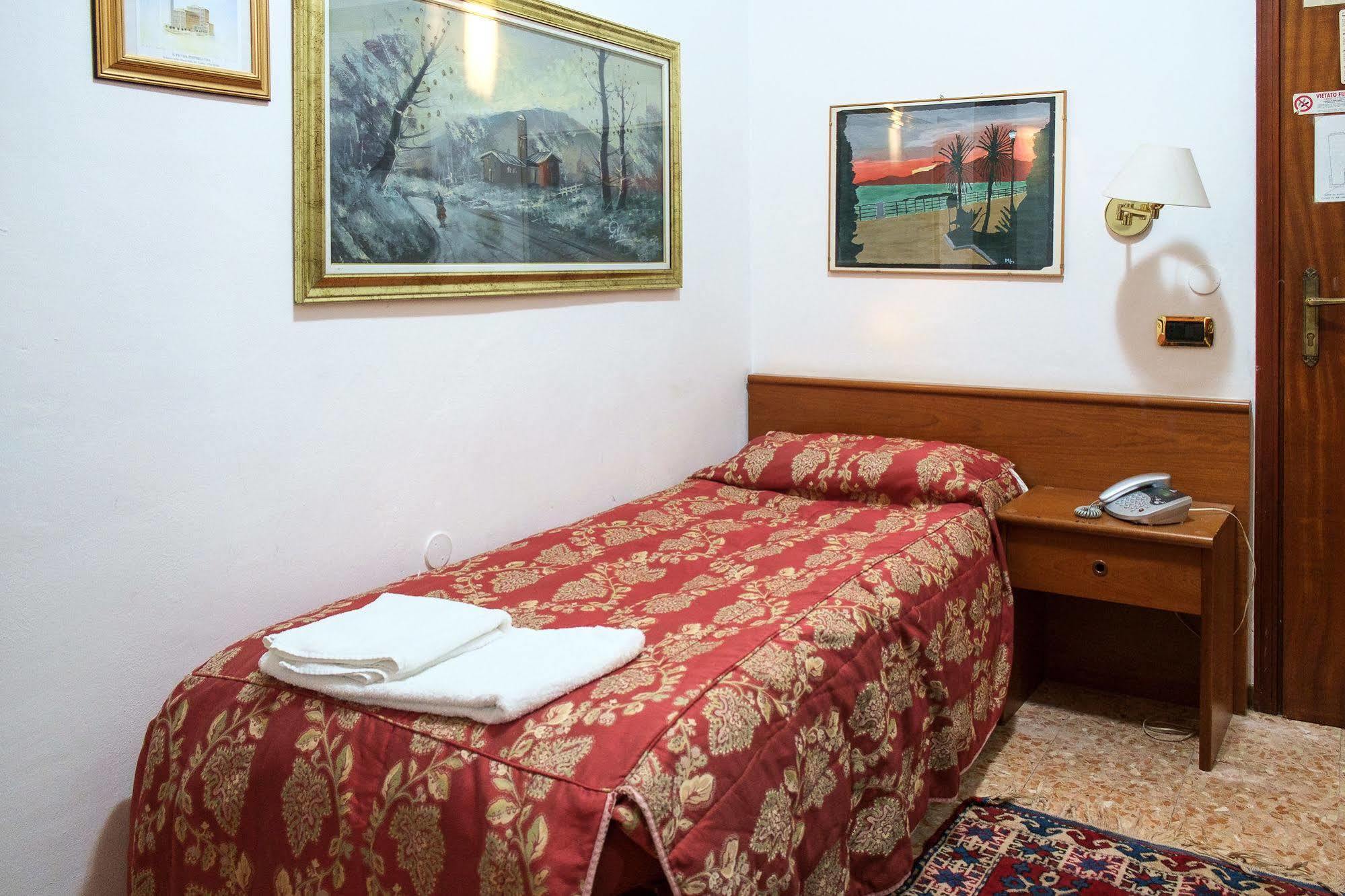 Vip Hotel Piacenza Zewnętrze zdjęcie