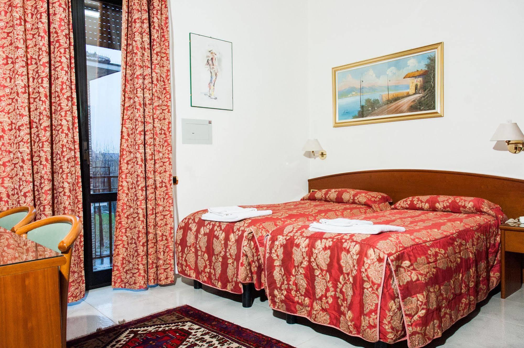 Vip Hotel Piacenza Zewnętrze zdjęcie