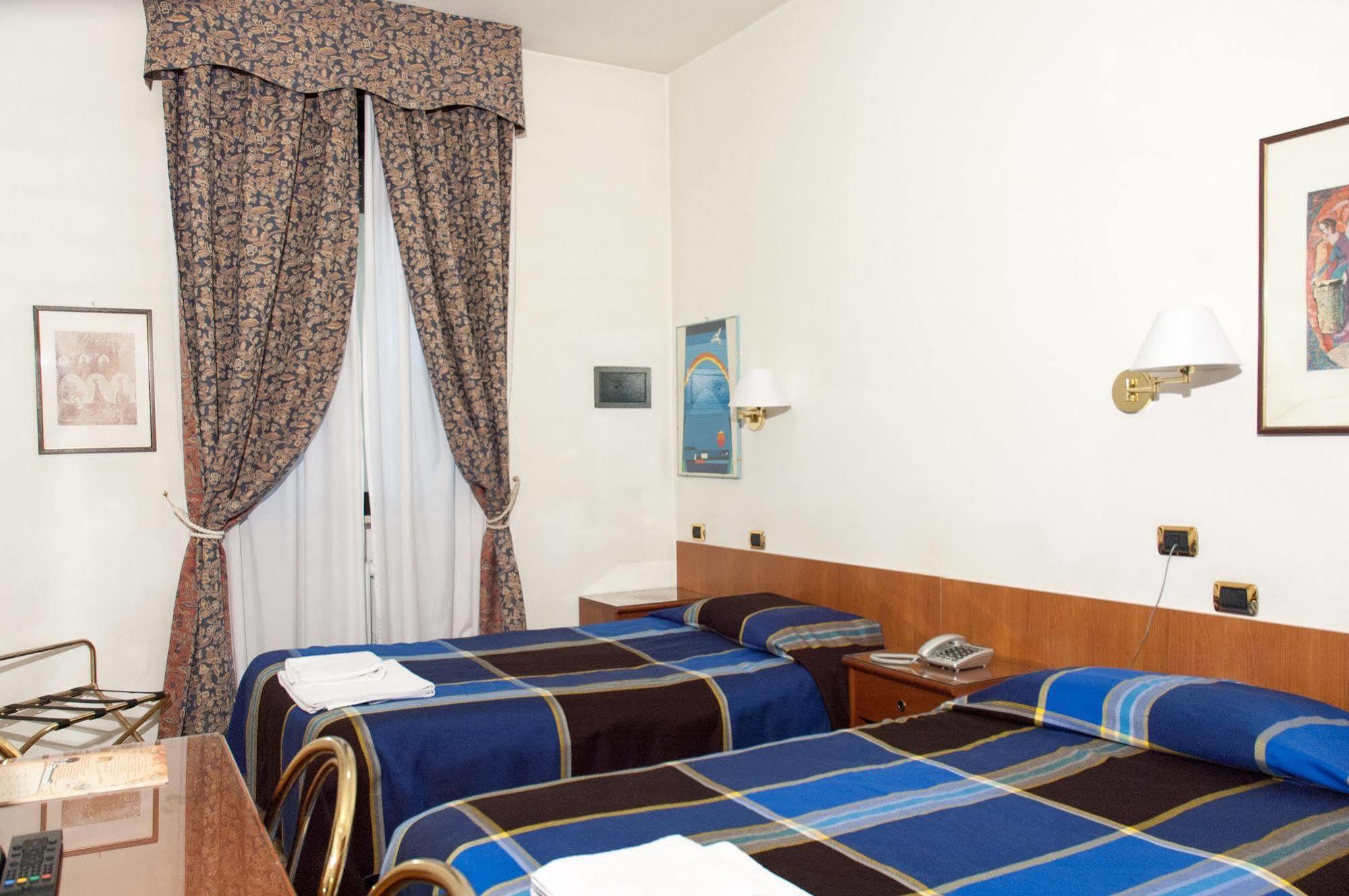 Vip Hotel Piacenza Zewnętrze zdjęcie