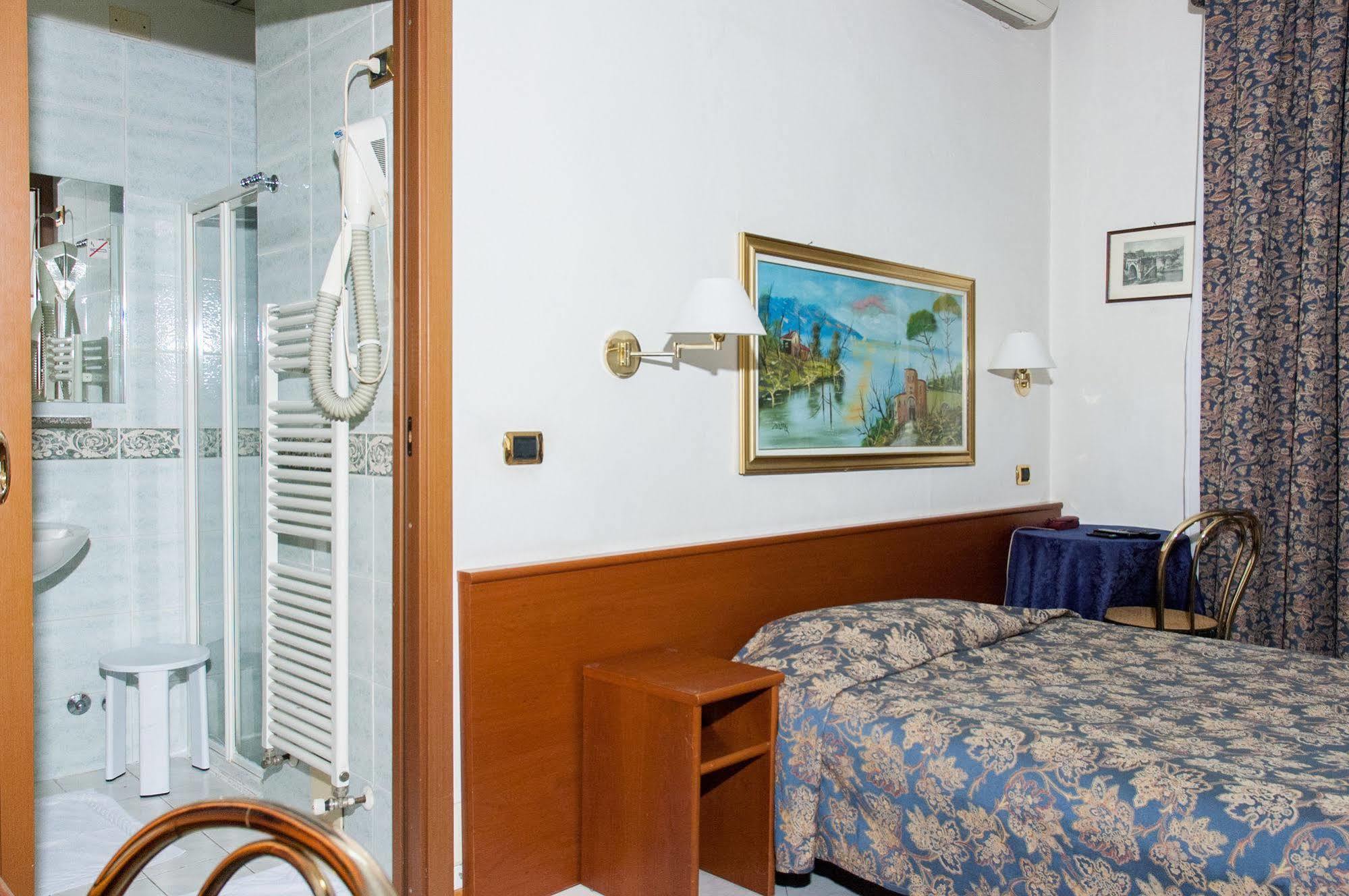 Vip Hotel Piacenza Zewnętrze zdjęcie